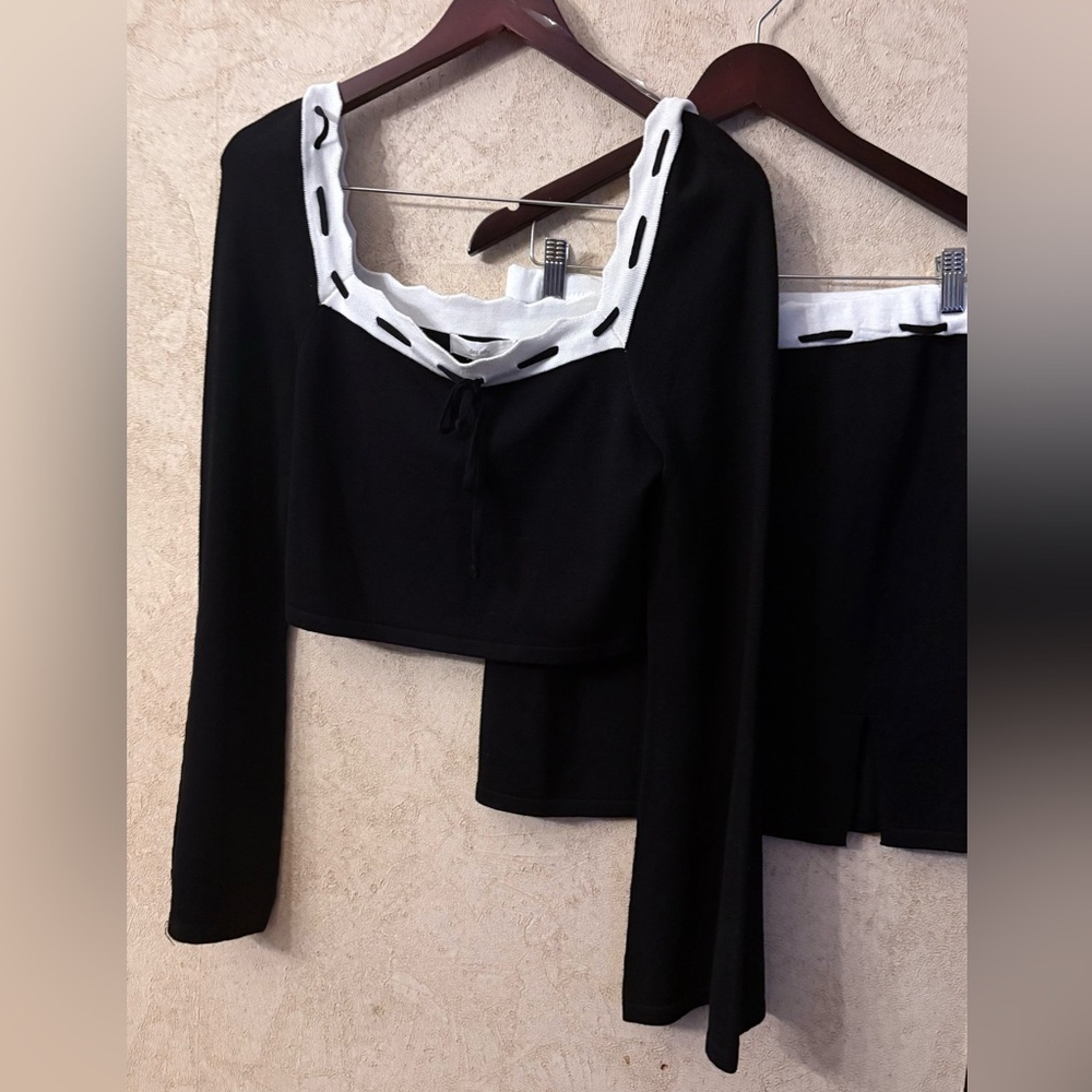 Paper Crane dee elly Sweater Skirt Set